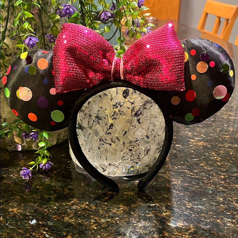 Polka Dot Minnie Mouse Ears with pink Bow